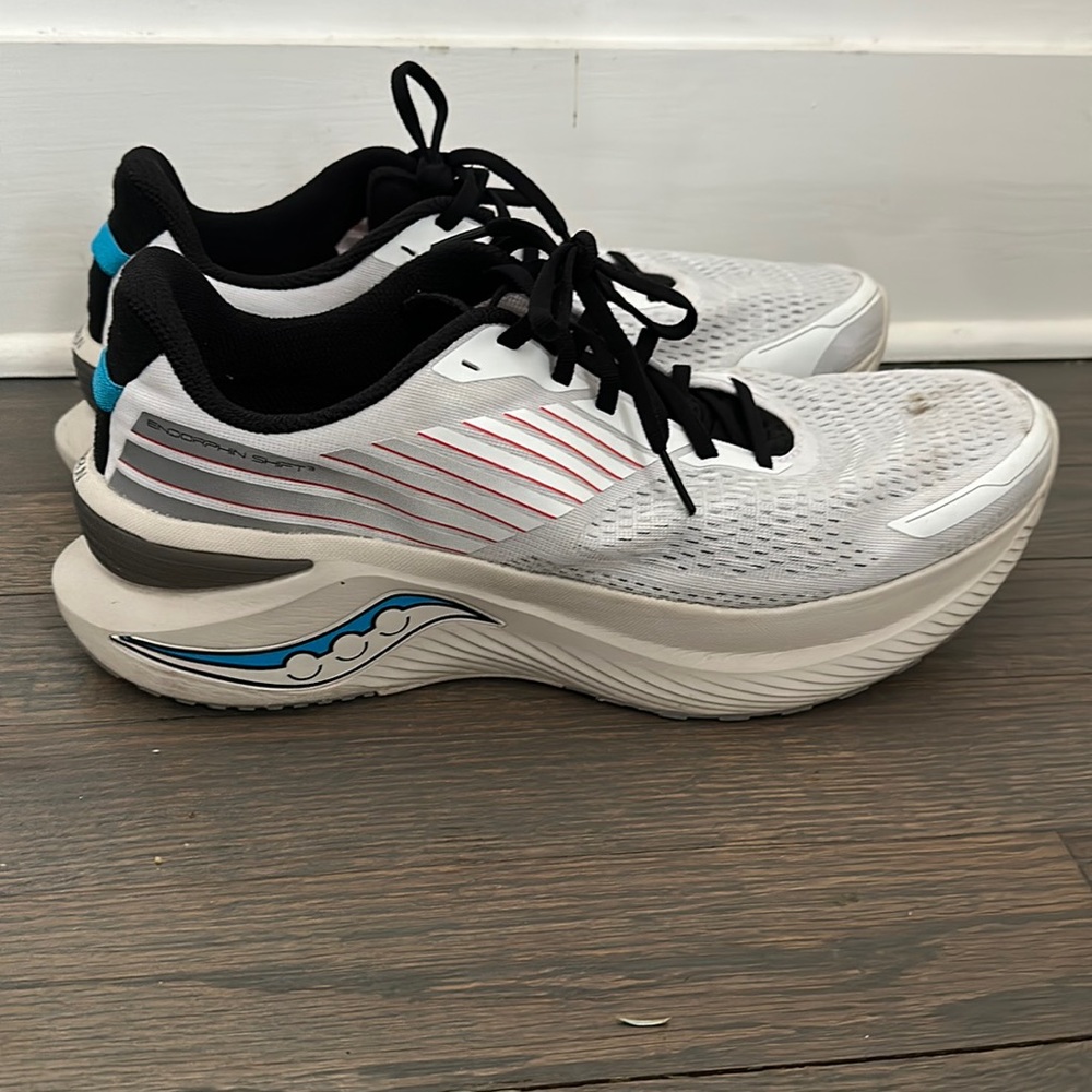 saucony endorphin shift 3